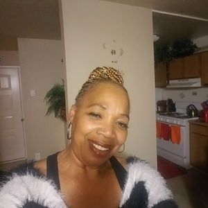 Meet your Posher, Elouise